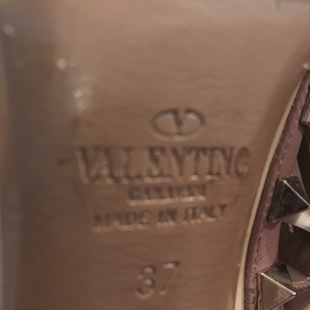 Authentic Valentino cream/nude rock stud pumps 37 - Picture 6 of 8